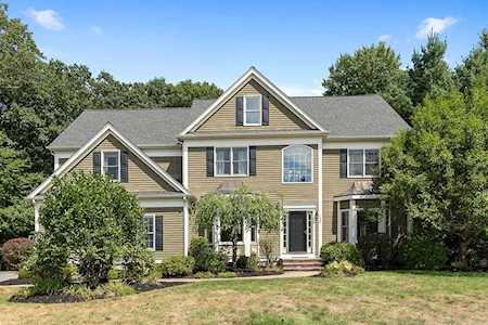 105 Morgans Way Holliston, MA 01746