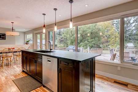 6714 Leaside Dr SW Calgary, AB T3E 6H5