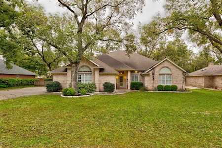 9013 Green Leaves Drive Granbury, TX 76049