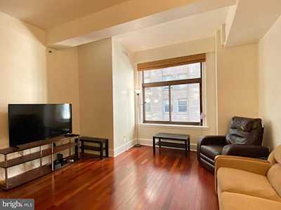 1500 Chestnut St #8E Philadelphia, PA 19102