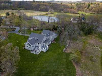 29 Sears Rd Southborough, MA 01772