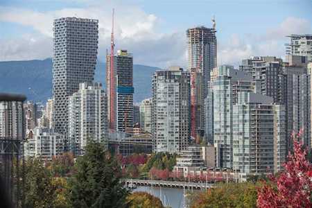 2317 Oak Street Vancouver, BC V6H 2J8