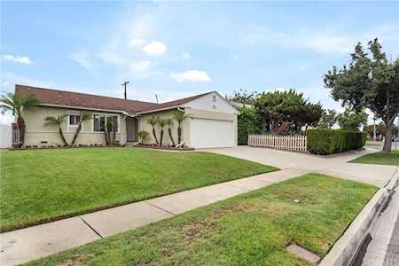 5541 Carfax Avenue Lakewood, CA 90713