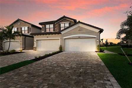 18117 Gawthrop Dr #104 Lakewood Ranch, FL 34211