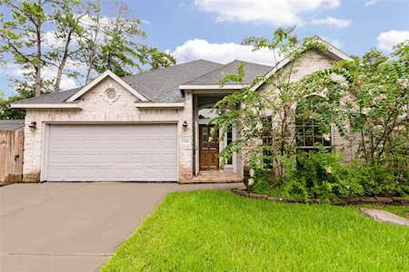 11323 Forrest Valley Dr Houston, TX 77065