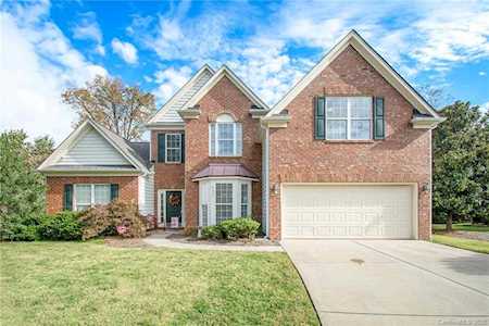 4235 Dovewood Ct Harrisburg, NC 28075