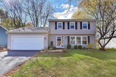 2225 Woodland Circle Naperville, IL 60565