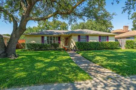 8421 Hunnicut Road Dallas, TX 75228