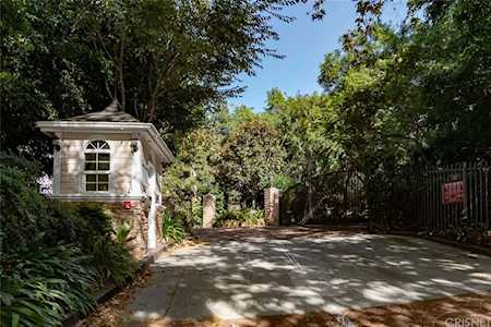 2700 E Cahuenga Boulevard #4211 Los Angeles, CA 90068
