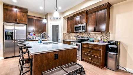 1233 Westmount Dr Strathmore, AB T1P 1Y9