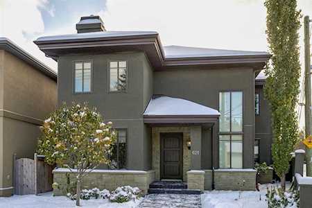 621 29 Ave SW Calgary, AB T2S 0N8