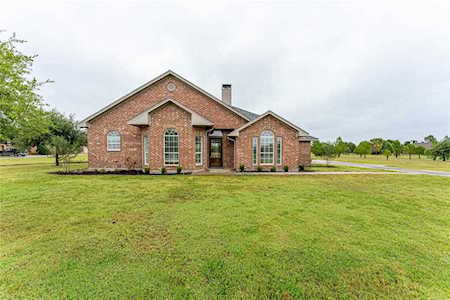 7333 Somerset Lane Aubrey, TX 76227