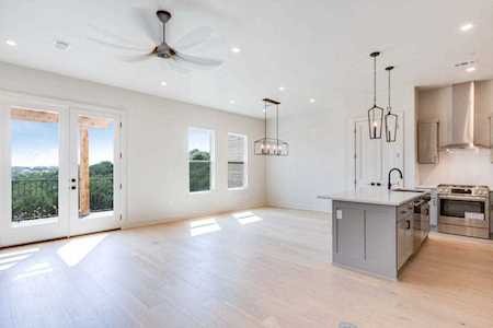 2601 N Quinlan Park RD #203 Austin, TX 78732