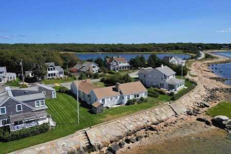 12 West Ave Marion, MA 02738