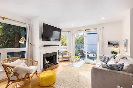 607 E 8th Avenue #208 Vancouver, BC V5T 1T2