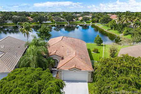 1144 NW 131st Ave Pembroke Pines, FL 33028