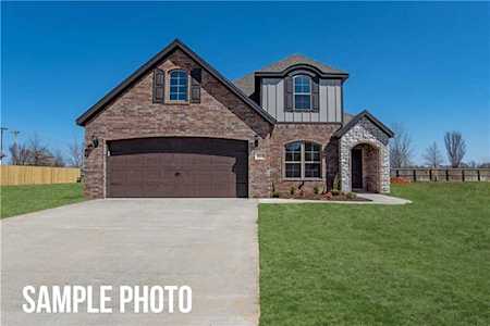 1411 Park St Lowell, AR 72745