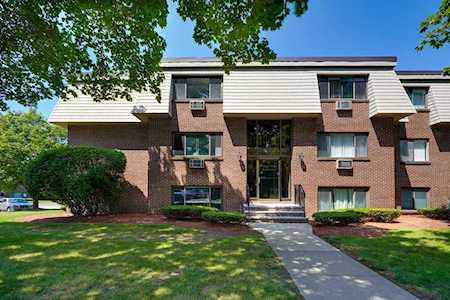10 Hallmark Gdns #4 Burlington, MA 01803