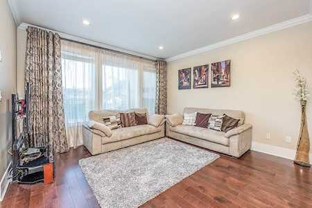 135 St. Davids Avenue North Vancouver, BC V7L 3N8