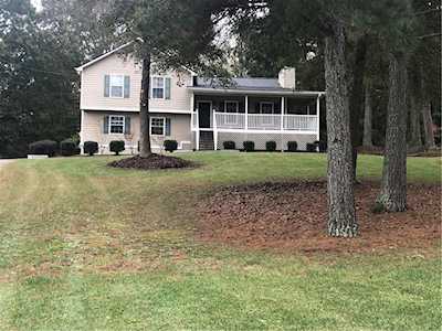 38 Fair Havens Dr Hiram, GA 30141