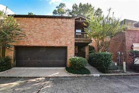 9537 Bayou Brook St Houston, TX 77063
