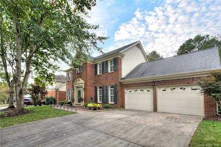 120 Southern Cross Ln Matthews, NC 28105