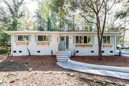 7207 Linda Lake Dr Charlotte, NC 28215