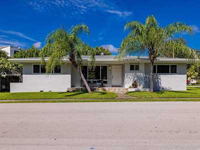970 NE 87th St Miami, FL 33138