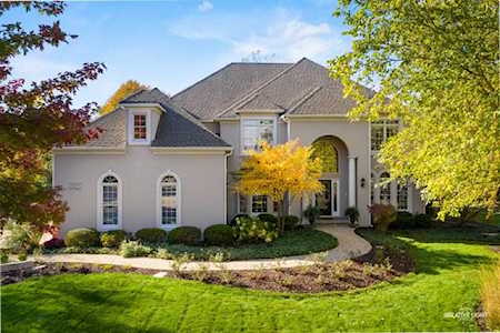 1740 Robert Ln Naperville, IL 60564