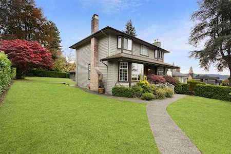 1090 14th Street West Vancouver, BC V7T 2R6