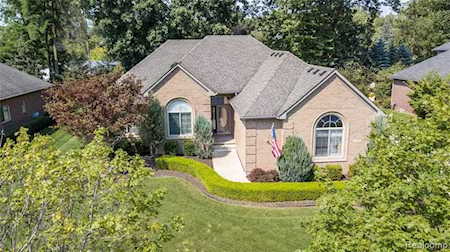 10145 Whitmore Bay Dr Green Oak Twp, MI 48189