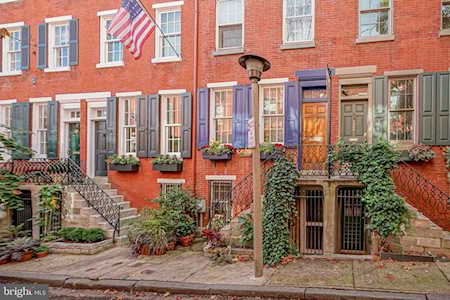 1906 Waverly St Philadelphia, PA 19146