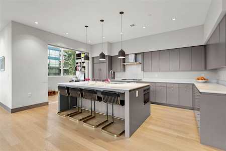 1510 W 6th Avenue #301 Vancouver, BC V6J 1R2
