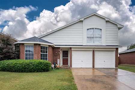 6716 ELK Trail Arlington, TX 76002
