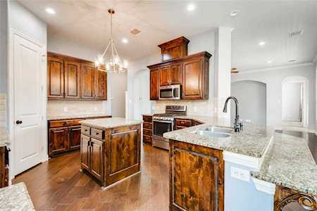 605 Knott Court Euless, TX 76039