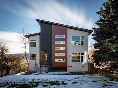 5007 22 Ave NW Calgary, AB T3B 0Y8