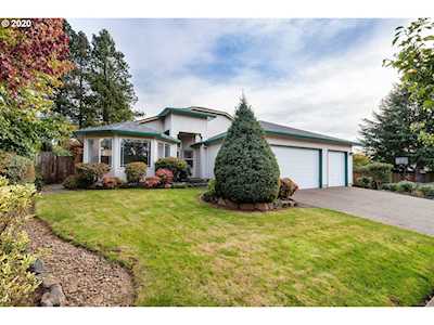 19326 Carmelita Dr Oregon City, OR 97045