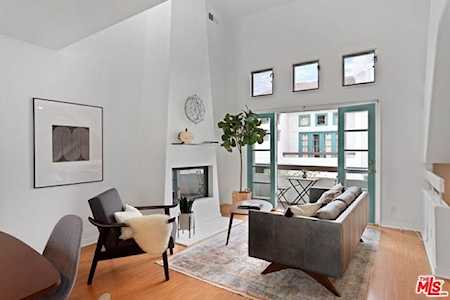 8562 W West Knoll Drive #5 West Hollywood, CA 90069