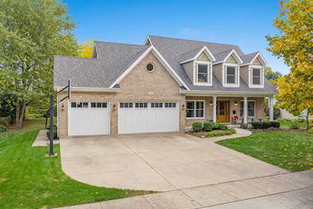 1128 Summit Hills Ln Naperville, IL 60563