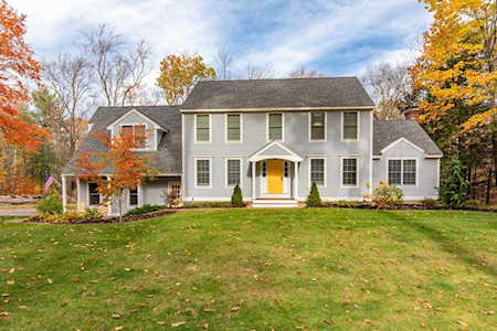 26 Gifford Farm Rd Stratham, NH 03885
