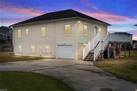 305 Sea Scape Rd Virginia Beach, VA 23456