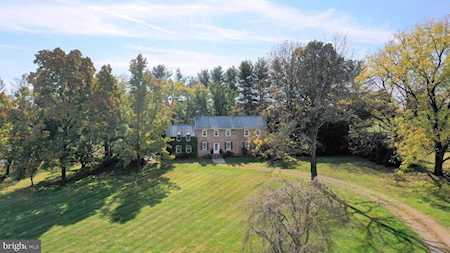 18483 Silcott Springs Rd Purcellville, VA 20132