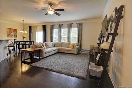 4614 Memphian Ct Charlotte, NC 28210
