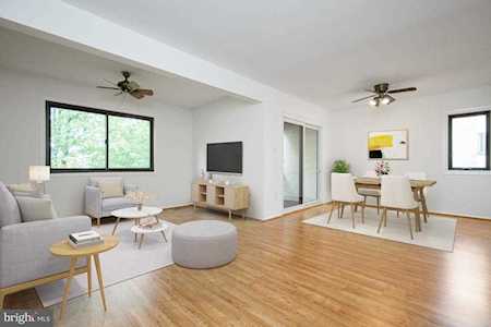 3996 Mason Dixon Dr Chantilly, VA 20151