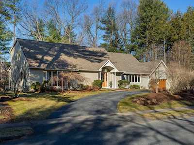 224 Tanglewood Dr Longmeadow, MA 01106