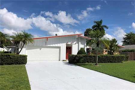 3913 Calliandra Dr Sarasota, FL 34232