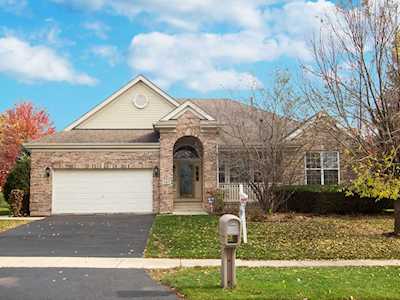 345 Prairieview Dr Geneva, IL 60134