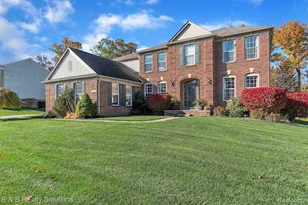 6260 Knob Bend Dr Grand Blanc Twp, MI 48439