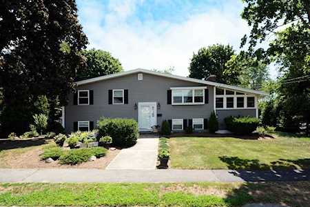 18 Longstreet Road Peabody, MA 01960