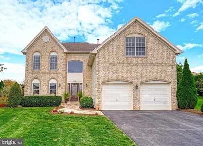 10868 Grovehampton Ct Reston, VA 20194